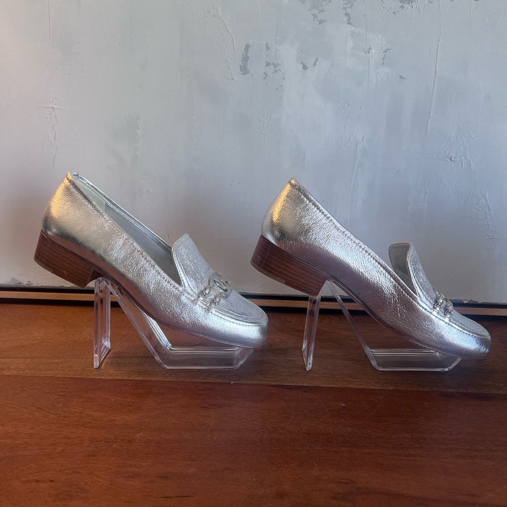 CHANEL Silver Metallic Leather Loafers with CC Chain - Picture 2 of 7